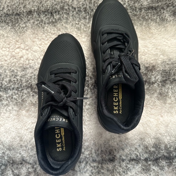 Sketchers Million Air - Elevated Air - Picture 8 of 9